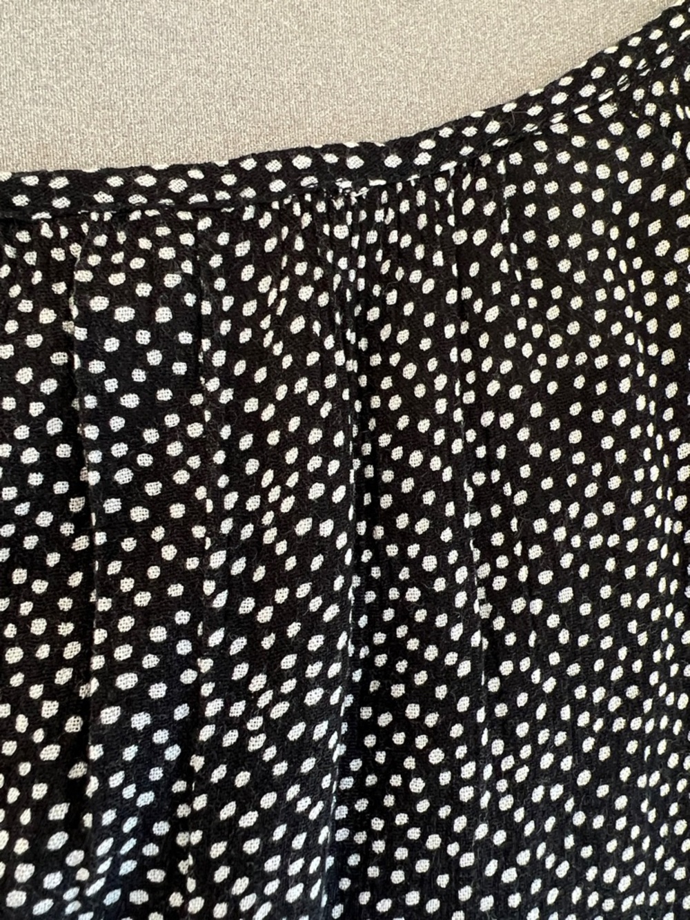 LOFT | Black & White Dot Short Flutter Sleeves Office Blouse Style #612187 Small - Picture 17 of 17